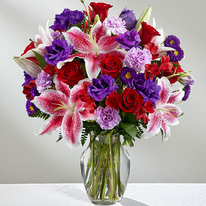 Ultra Premium-8 Roses, Clear Vase