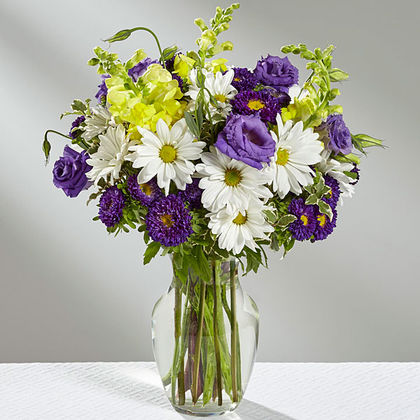 Deluxe-Full and Lush-Vase Included
