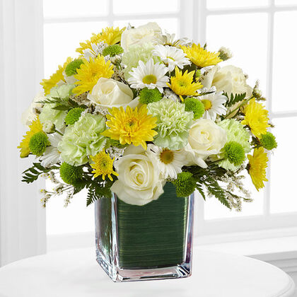 Ultra Premium-With 8 Roses