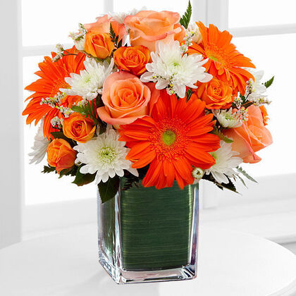 Deluxe-With 4 Roses and 3 Spray Roses